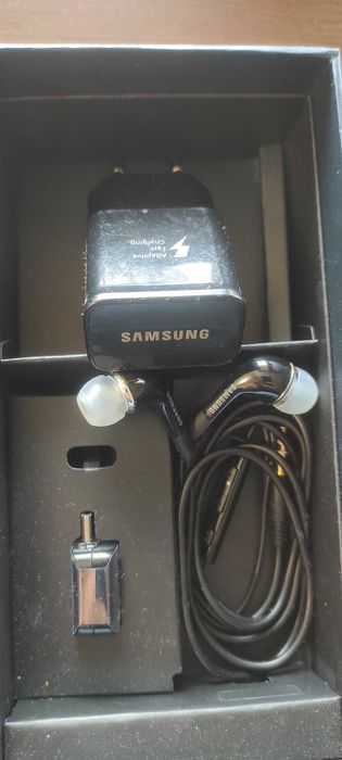 Samsung S9+ телефон