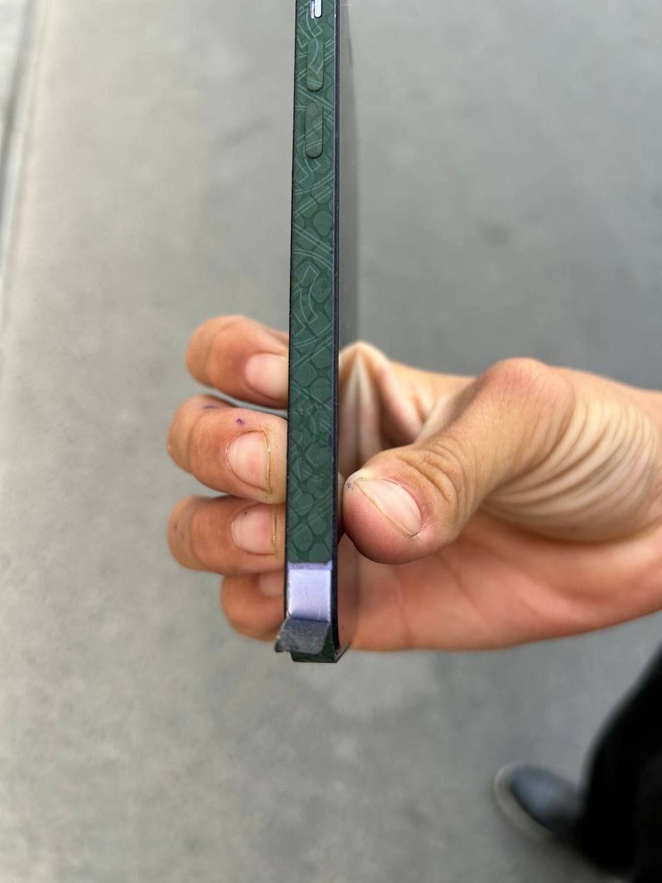 IPhone 12  holati yaxshi yomkusti 74%    emaykadan utgan