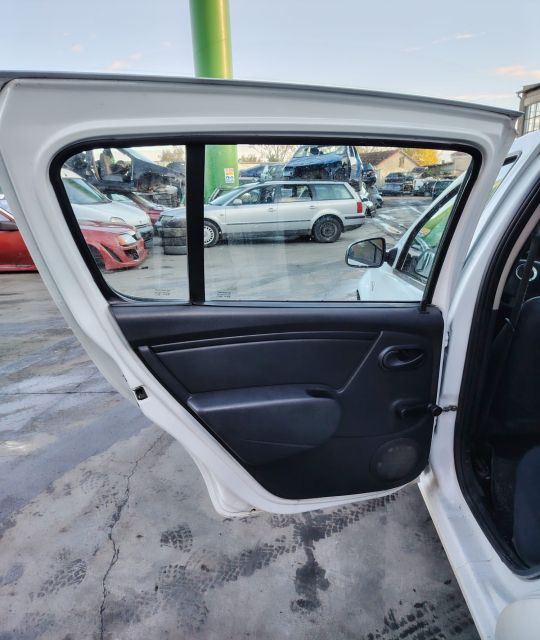Aripa fata dreapta Dacia Sandero prima generatie
