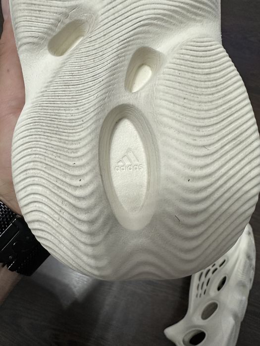 adidas Yeezy Foam RNNR Ararat