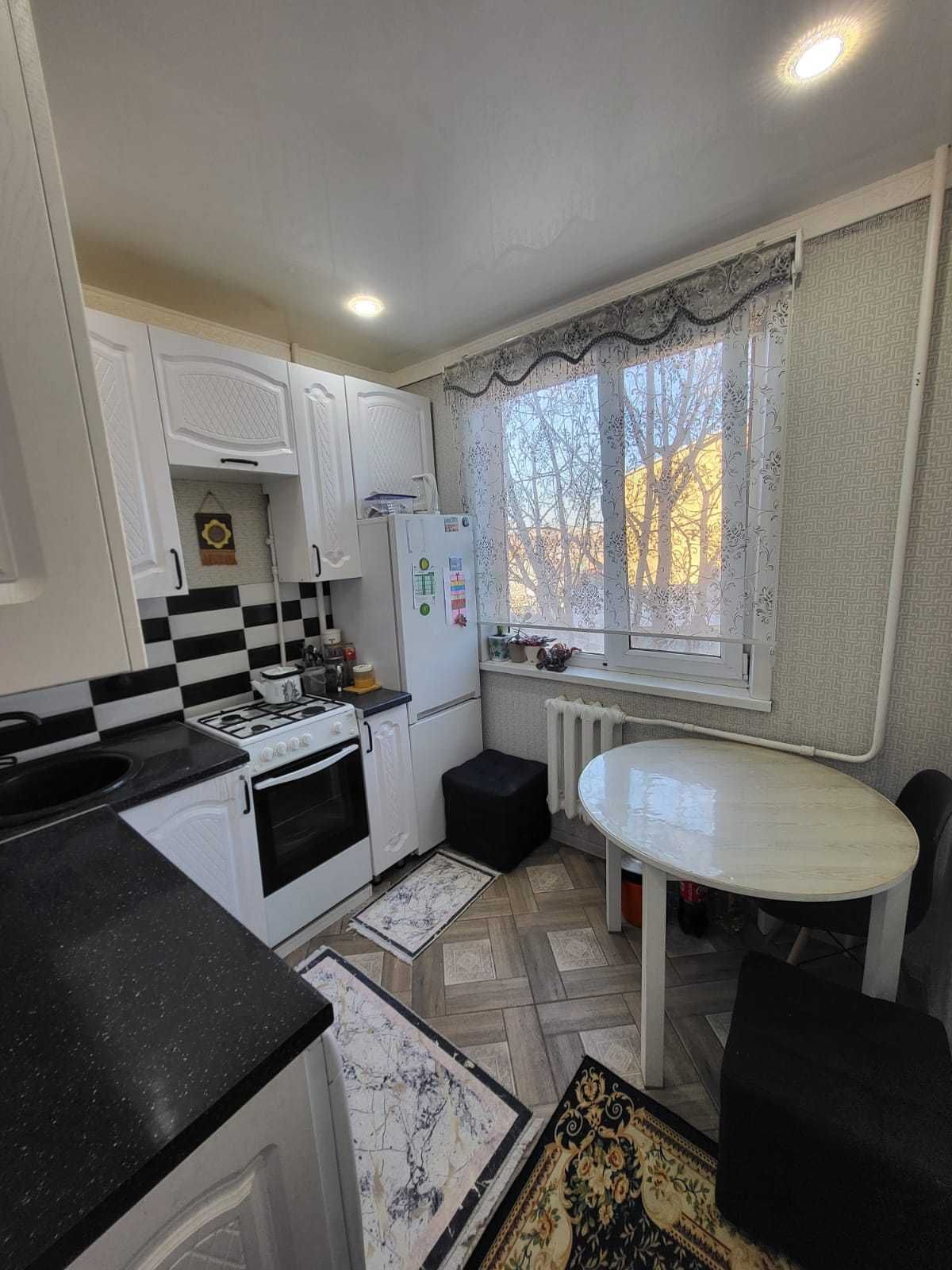 Продам 2 комн. квартиру в Уральске