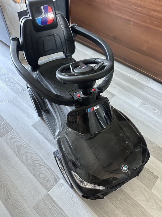 Yengi moshina sotiladi