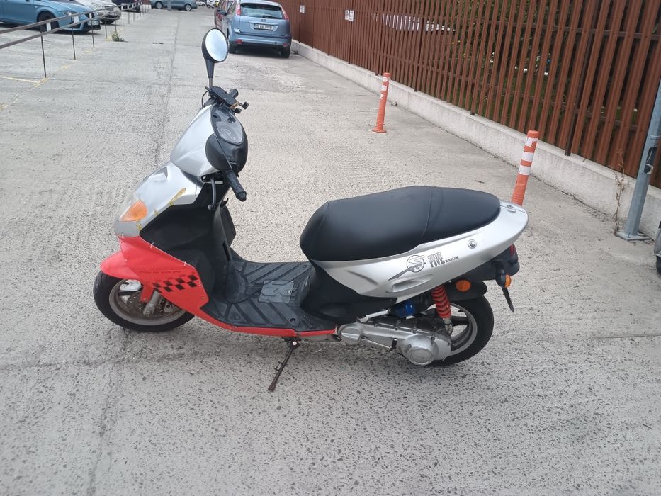 Scuter daelim 50 cc
