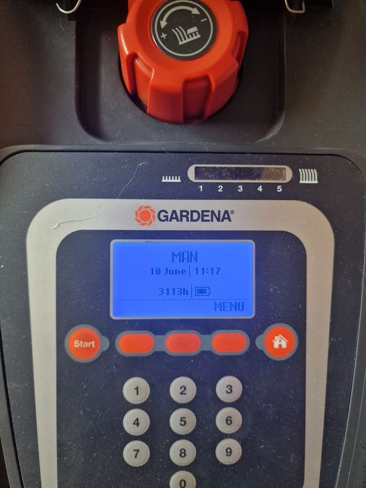 Robot tuns iarba Gardena R70Li gazon curte masina de tuns iarba