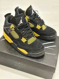 Air Jordan 4 Thunder