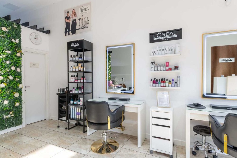 Vand afacere la cheie salon infrumusetare