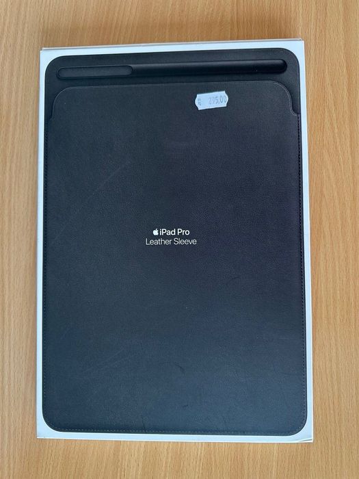 Оригинален Apple Leather Sleeve за iPad Pro 10.5” – като нов!