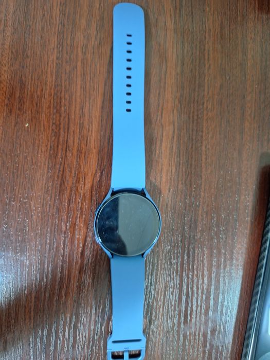 Samsung galaxy smart wach 5 aqilli soat srochna sotiladi holati yangi