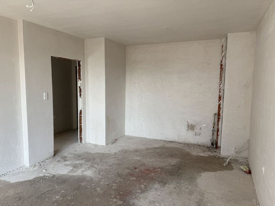 Двустаен  с  гараж