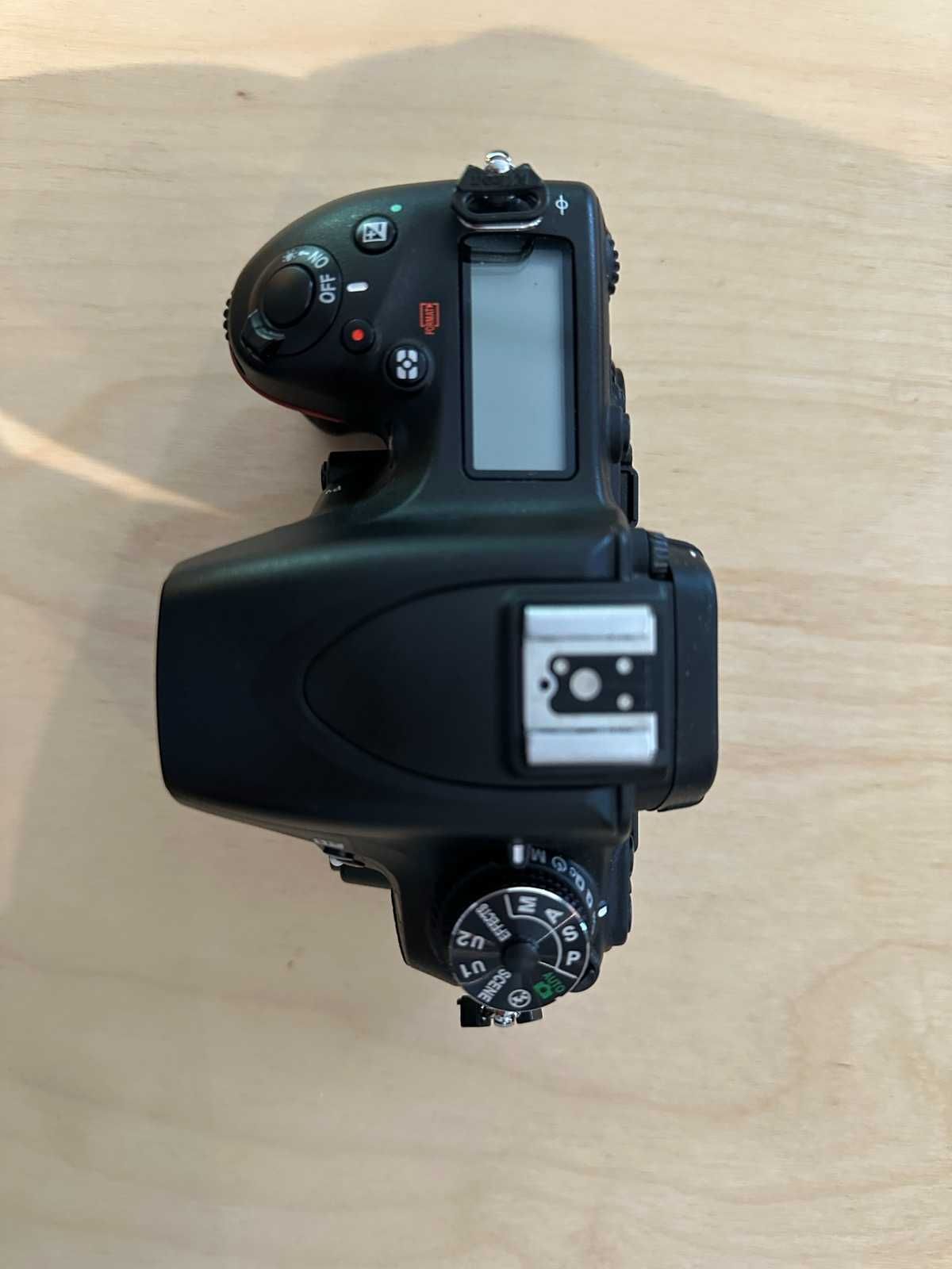 Фотоапарат Nikon D750 с обектив Nikon 24-120mm f/4VR отлично състояние