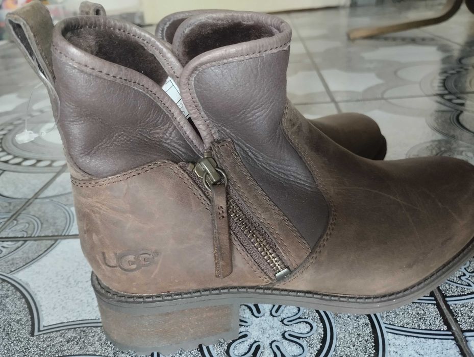 UGG ботуши естествена кожа и вълна. Номер 37
