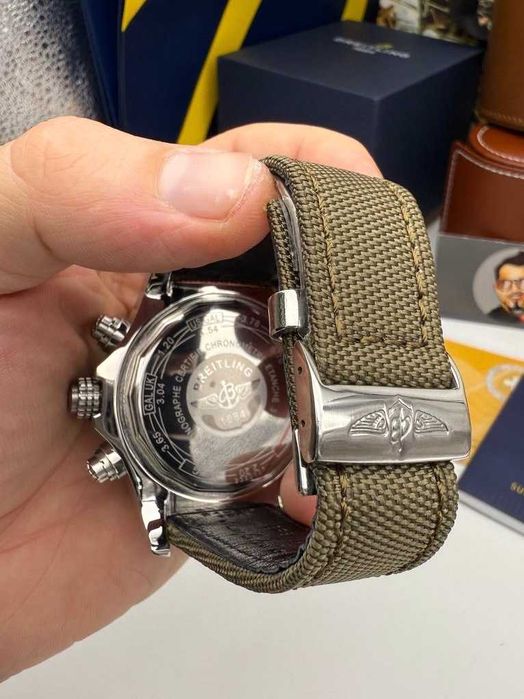 Breitling Avenger зелено