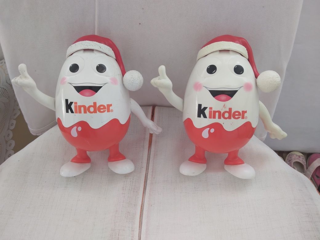 Vând 2 pusculite mari Kinder Italy la 50 de lei bucata