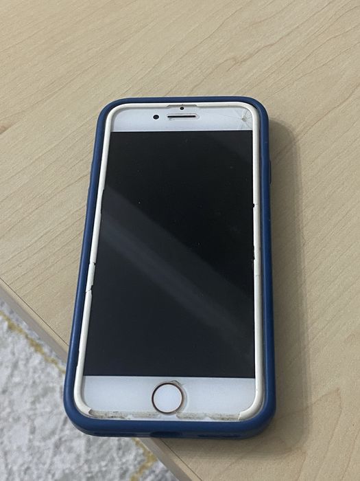 Продается айфон 7