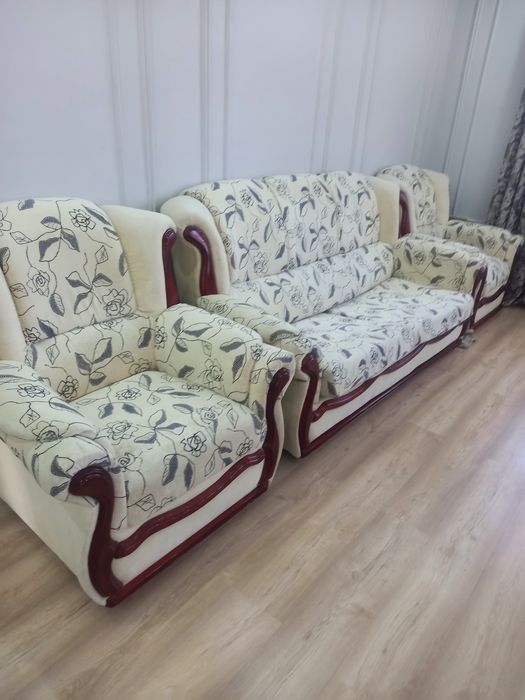 Продаю диван, 2 кресло   2х -спалка раскладывать раздвижной,хорошем со