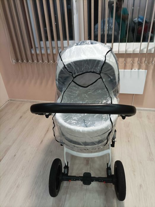 Продавам детска количка