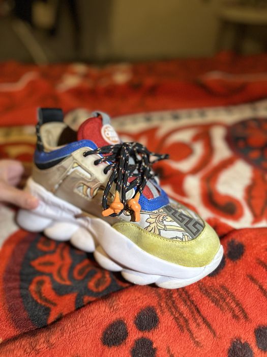 Versace adidasii. in stare buna