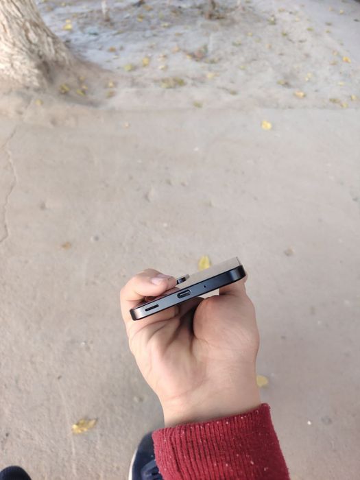 Samsung Galaxy A 17.  6/128gb