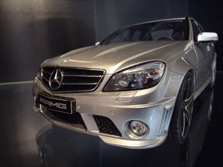 1/18 Mercedes C63 AMG GT Spirit