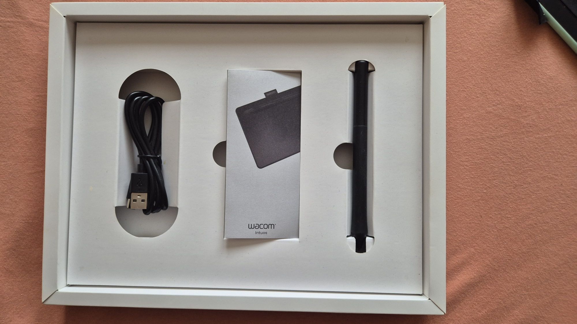 Графичен таблет Wacom Intuos M, Зелен