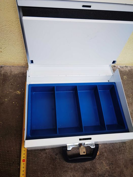 Caseta metalica cu cheie,valori