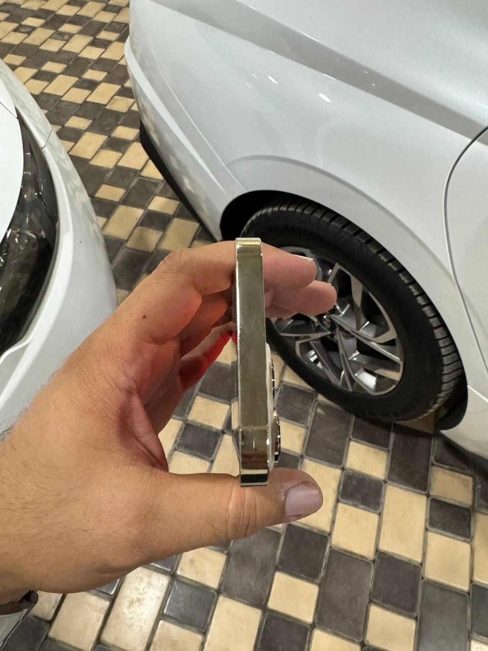 Продам Iphone 13 pro gold
