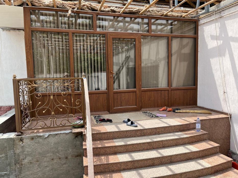 Пластиковая перегородка б/у