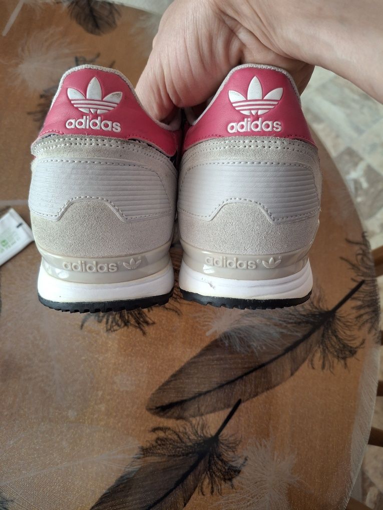 Оригинални дамски маратонки Adidas
