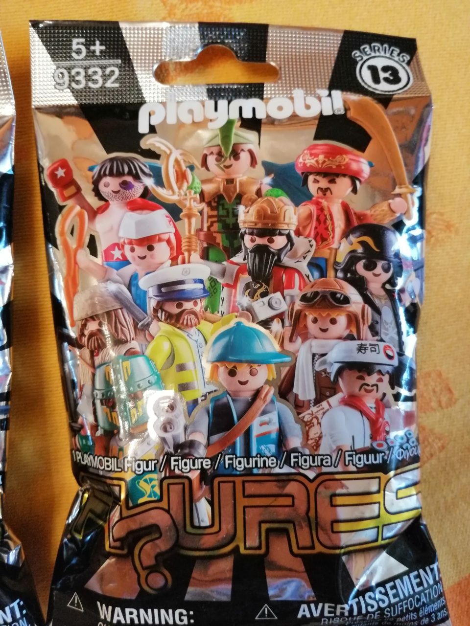 2 Figurine Playmobil, Baieti seria 13, Blind bag