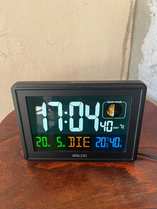 Дигитален радио сверяем часовник.Метеорологична станция