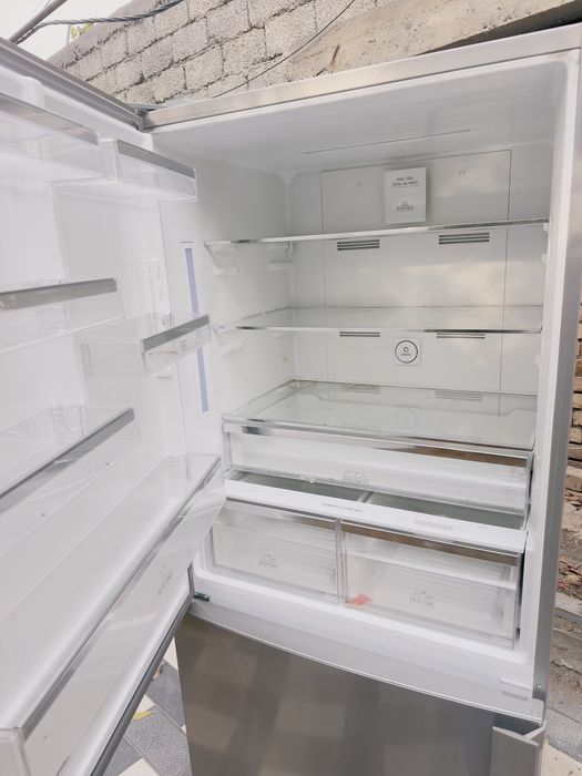 Продается холодильник  Hotpoint не рабочий