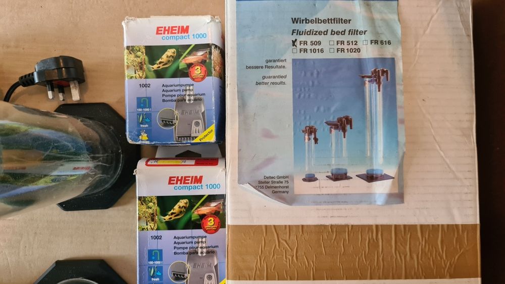 Reactoare cu pat fluidizat + pompe pentru acvarii