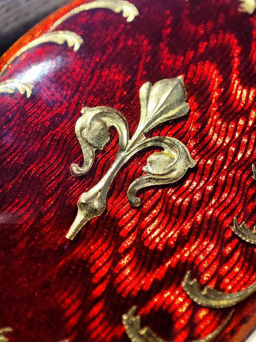 Fabergé Masterpiece Victor Mayer Pandantiv Aur 18K Diamante Email Rosu