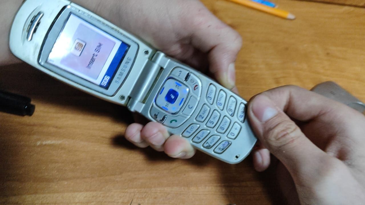 Продам телефоны Samsung  раскладушка