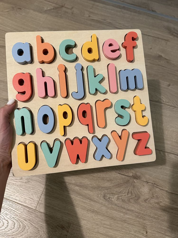 Tabla din lemn cu litere Montessori