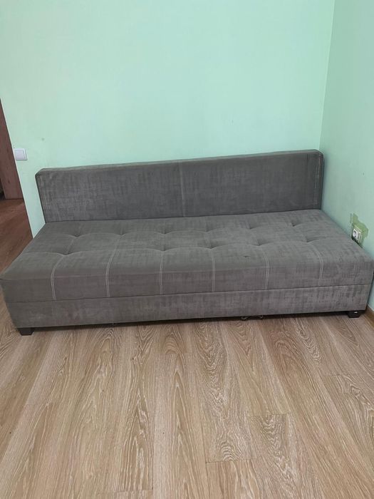 Продам диван , срочно