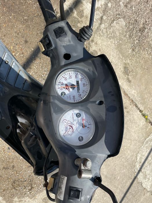 Vand Scuter Peugeot Zenith