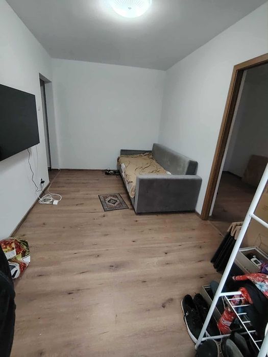 Vînd apartament 2 camere (strada Milcov nr.112)