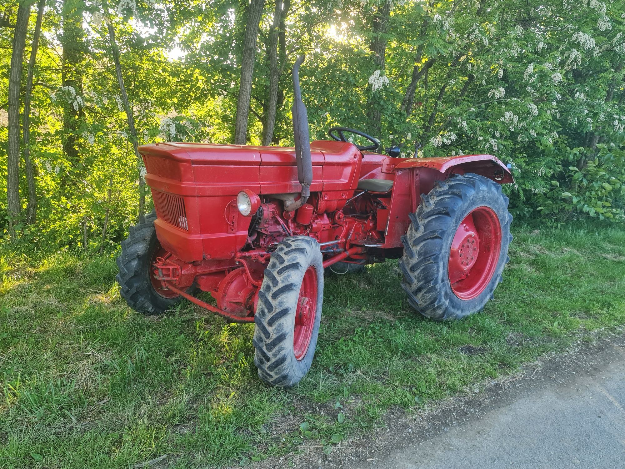 Vând tractor fiat 445 DT