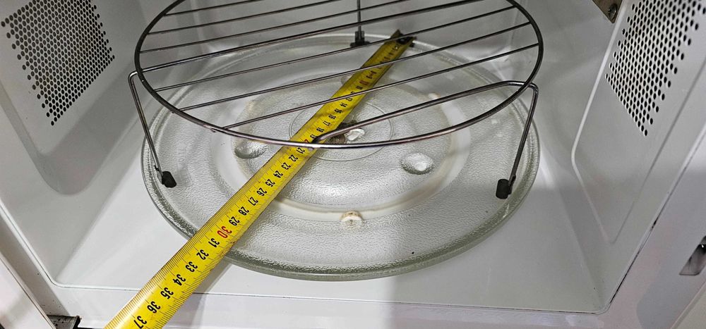 Cuptor cu Microunde Orion 1400 w cu Grill. Functioneaza .