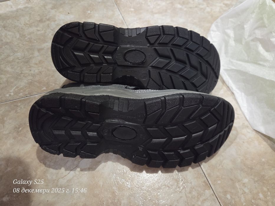 ЧИСТО НОВИ! Работни обувки