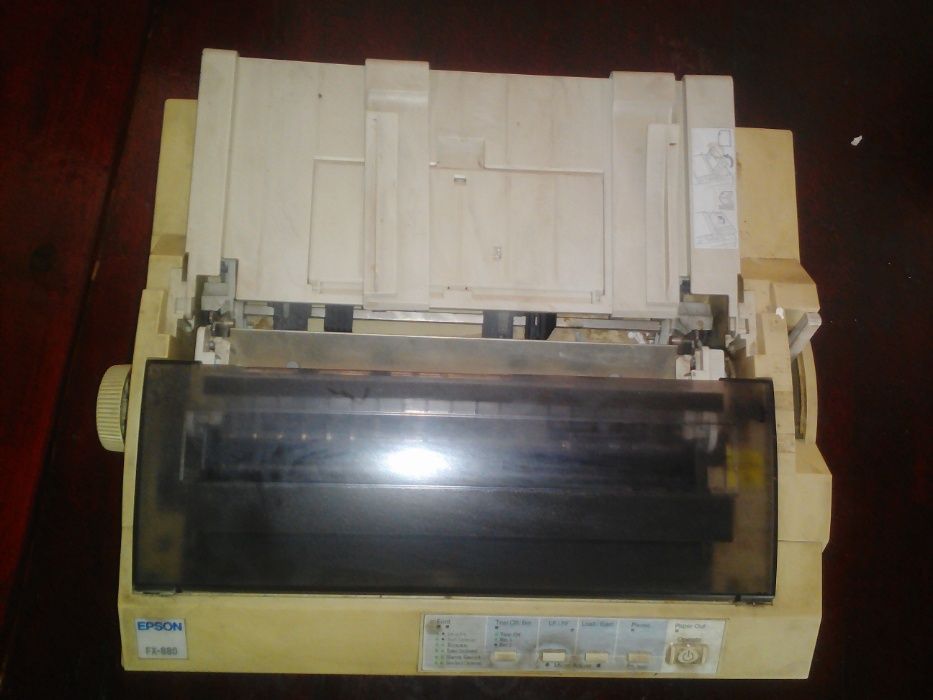 Продавам принтер Epson FX-880