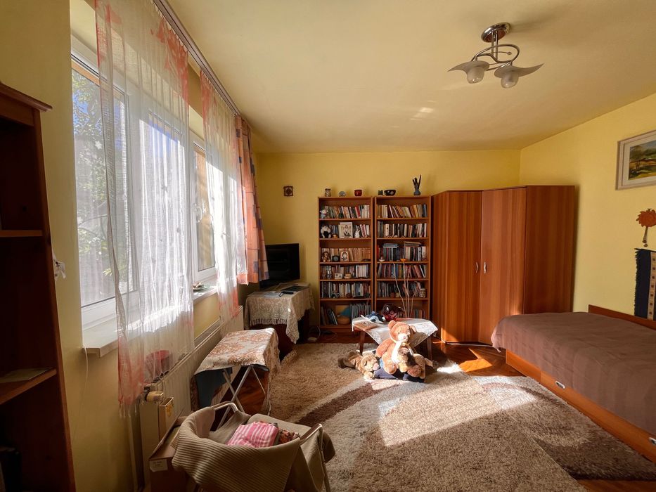Casa/Apartment de vânzare, 2 camere, mobilat, central
