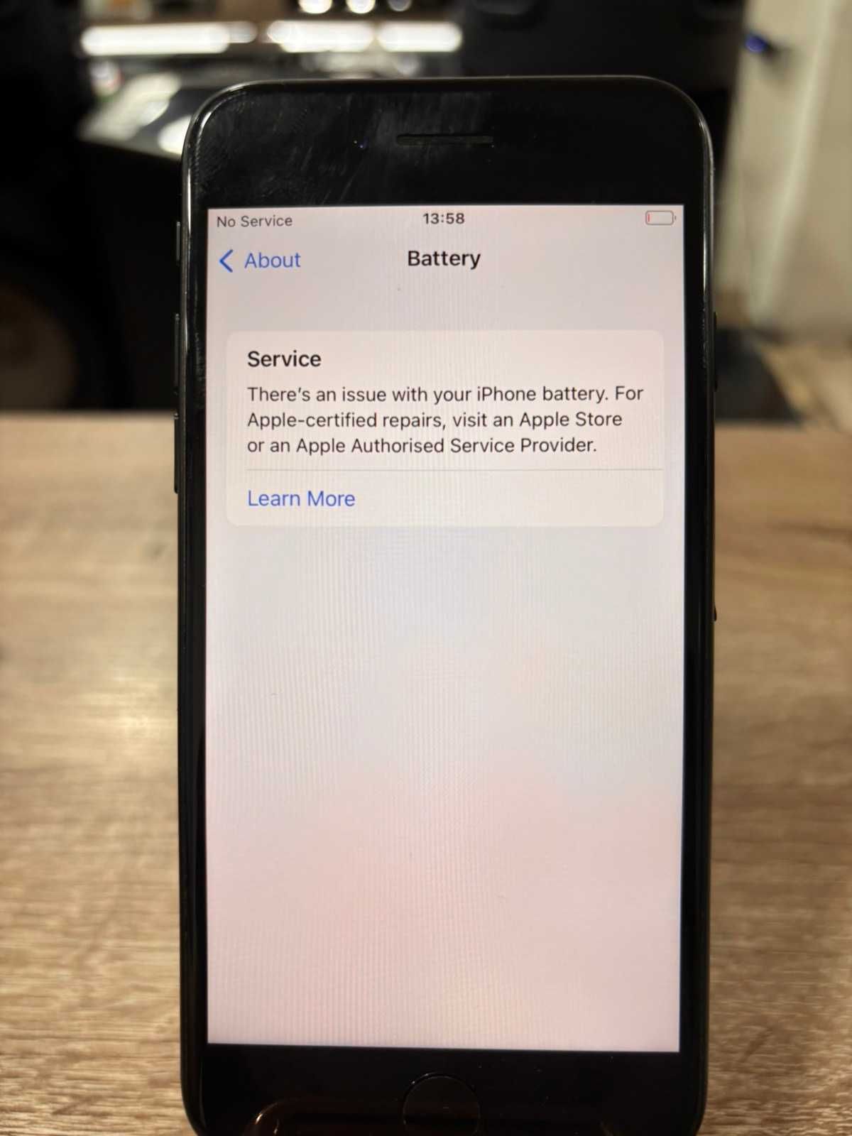 Продавам Мобилен Телефон Iphone 7