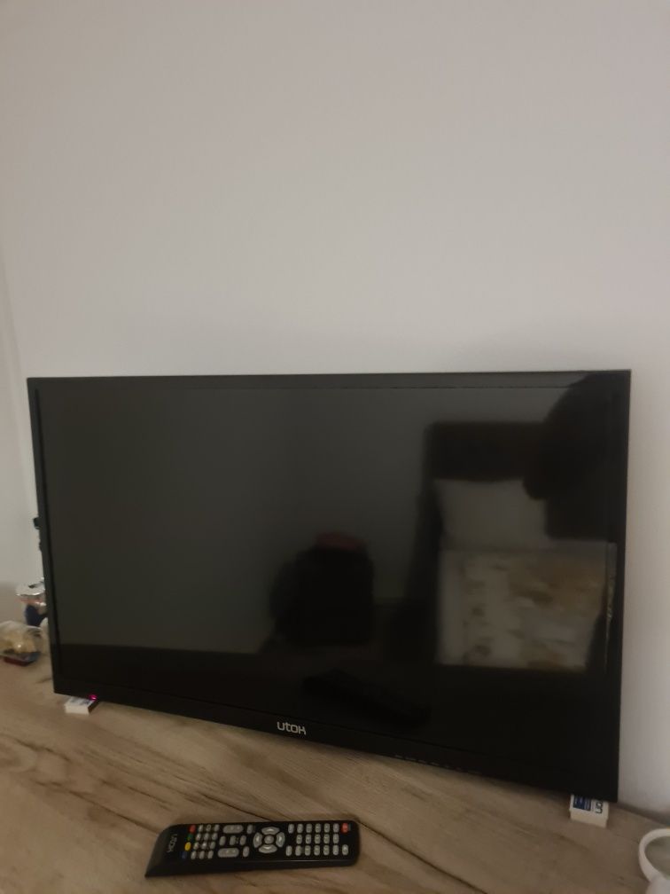 Televizor Led Utok Hd 81 Cm 32 Inch Foarte Bun Trimit Pret fix