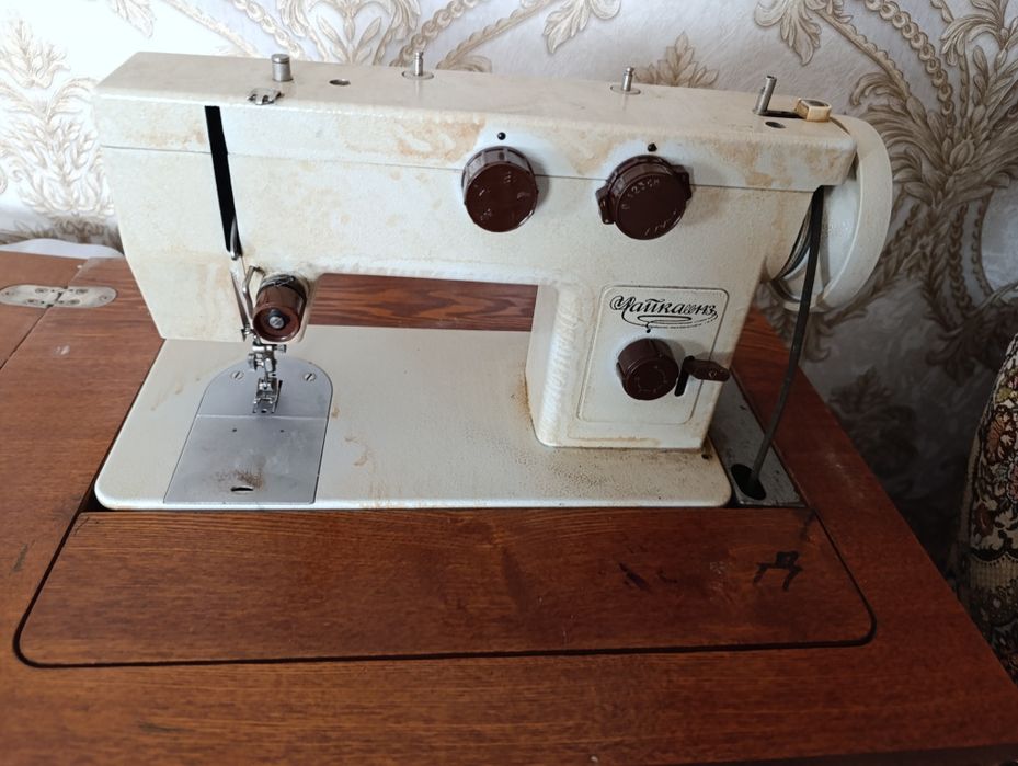 Продаётся швейная машинка Чайка