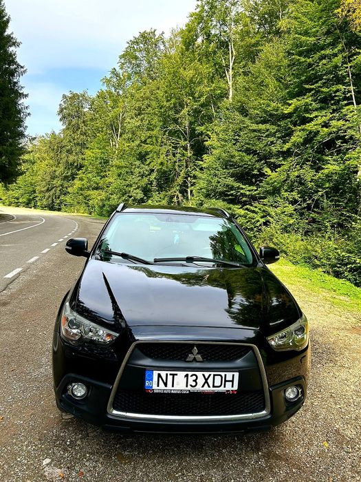 Vând Mitsubishi ASX