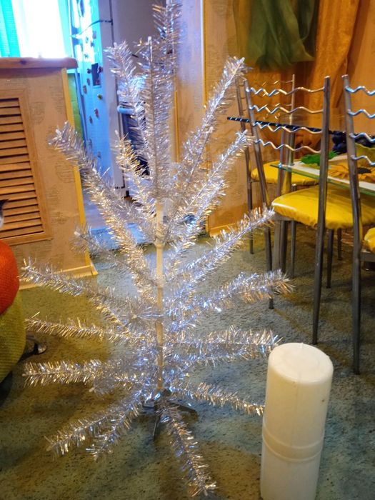 Продам аксекссуар,для праздника ,в хорошем состояни 6500 ,складывается