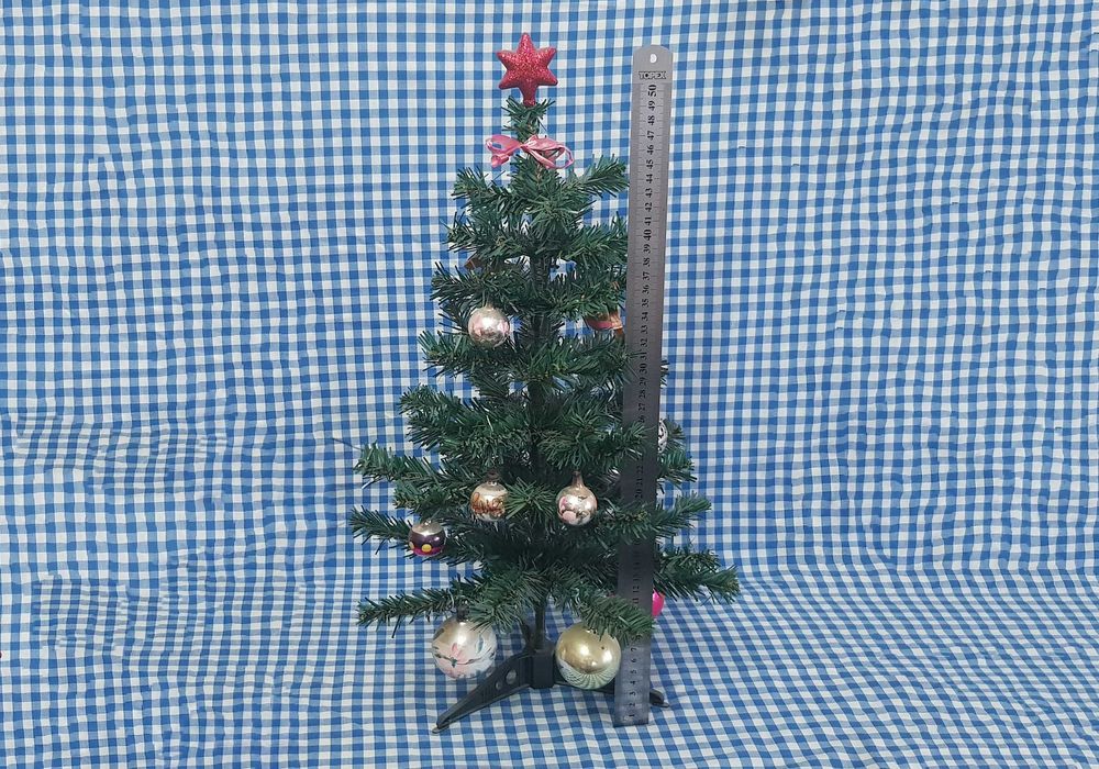 Bradut Artificial si Decoratiuni pentru Pomul de Iarna