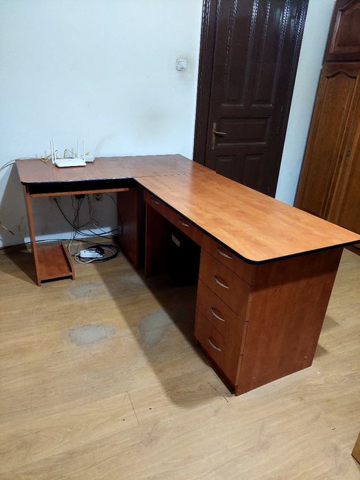 Birou in L, cu 6 sertare